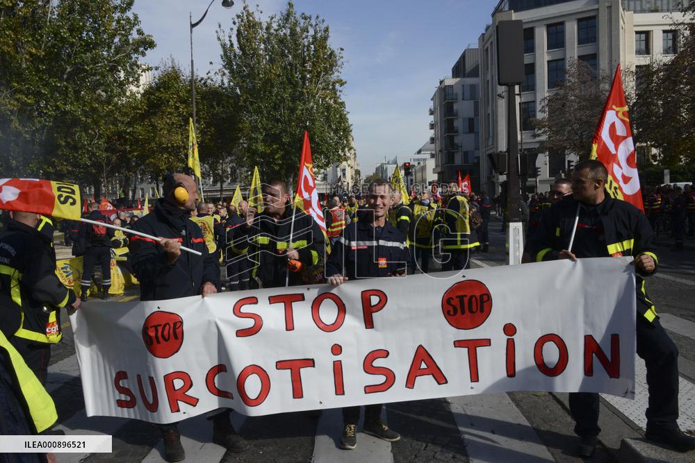 Firefighters Demonstration - Paris