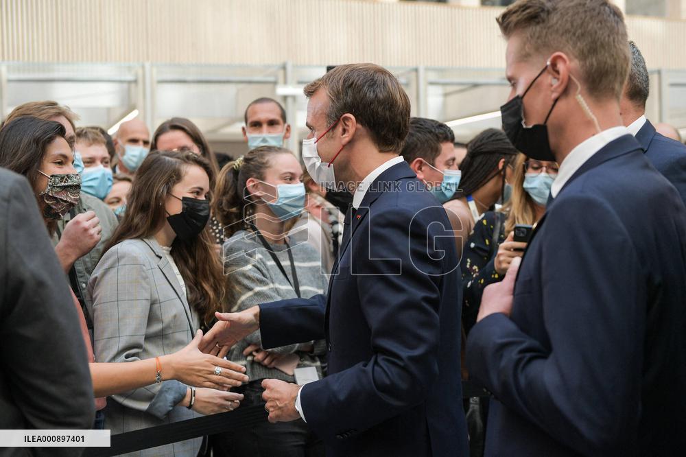 Emmanuel Macron siege du COJO Paris 2024 - Ste Denis