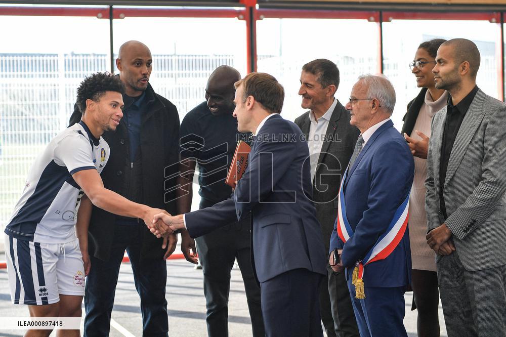 Emmanuel Macron visited the sports hall - JO Paris 2024 - Tremblay