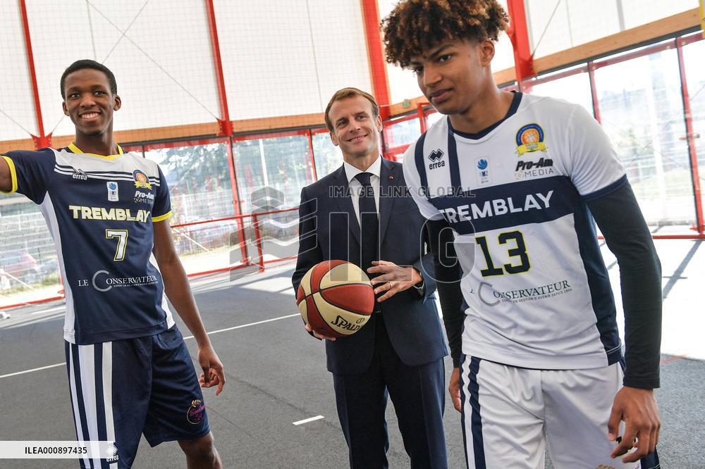Emmanuel Macron visited the sports hall - JO Paris 2024 - Tremblay