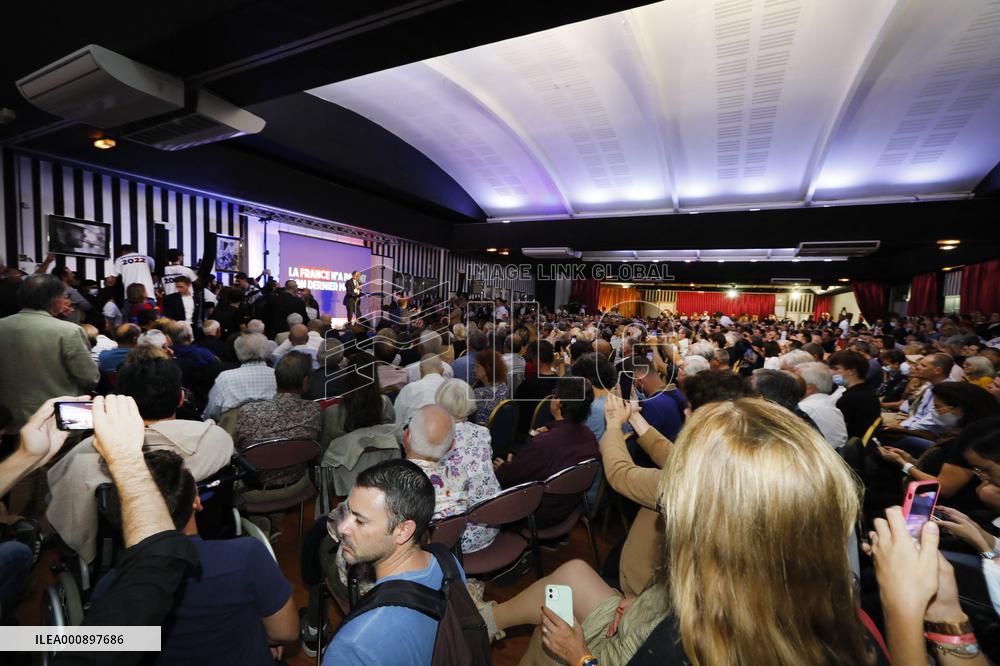 Eric Zemmour Holds A Public Meeting - Nimes