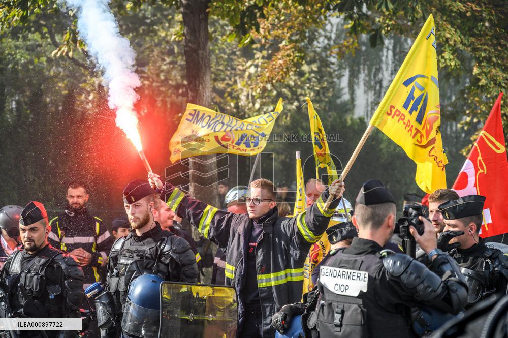 Firefighters Protest - Paris