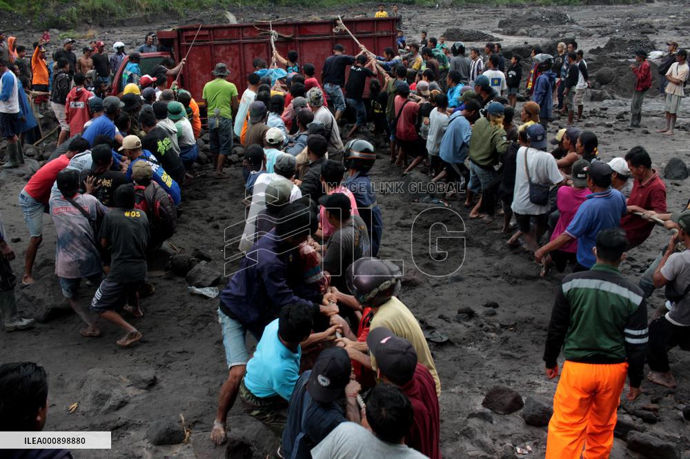 INDONESIA-YOGYAKARTA-COLD LAVA-MOUNT MERAPI