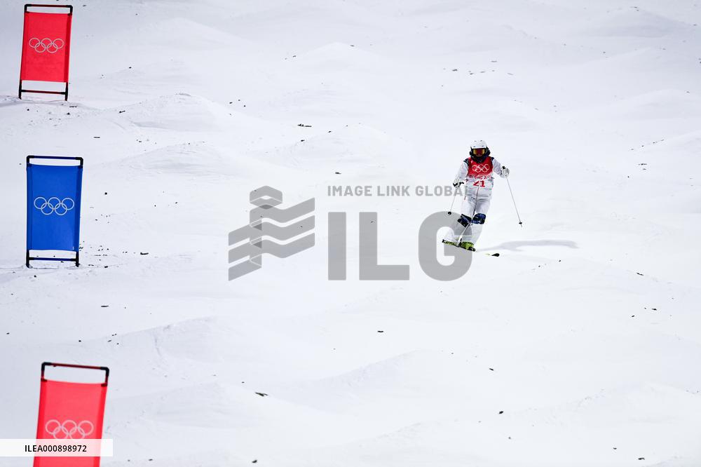 (BEIJING2022)CHINA-ZHANGJIAKOU-OLYMPIC WINTER GAMES-FREESTYLE SKIING-WOMEN'S MOGULS QUALIFICATION(CN)