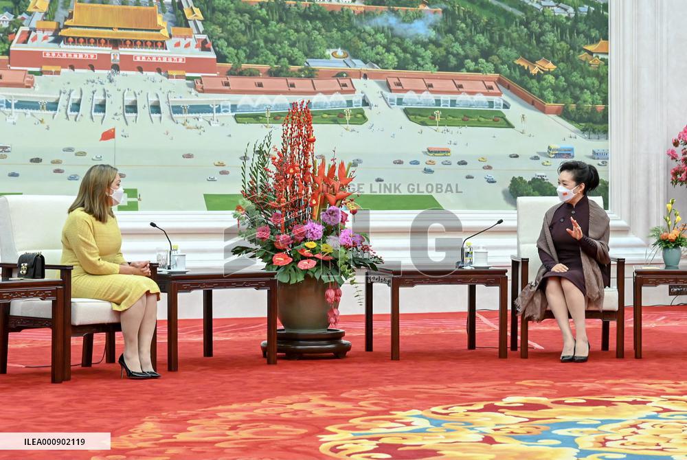 CHINA-BEIJING-PENG LIYUAN-ECUADOR-FIRST LADY-MEETING (CN)