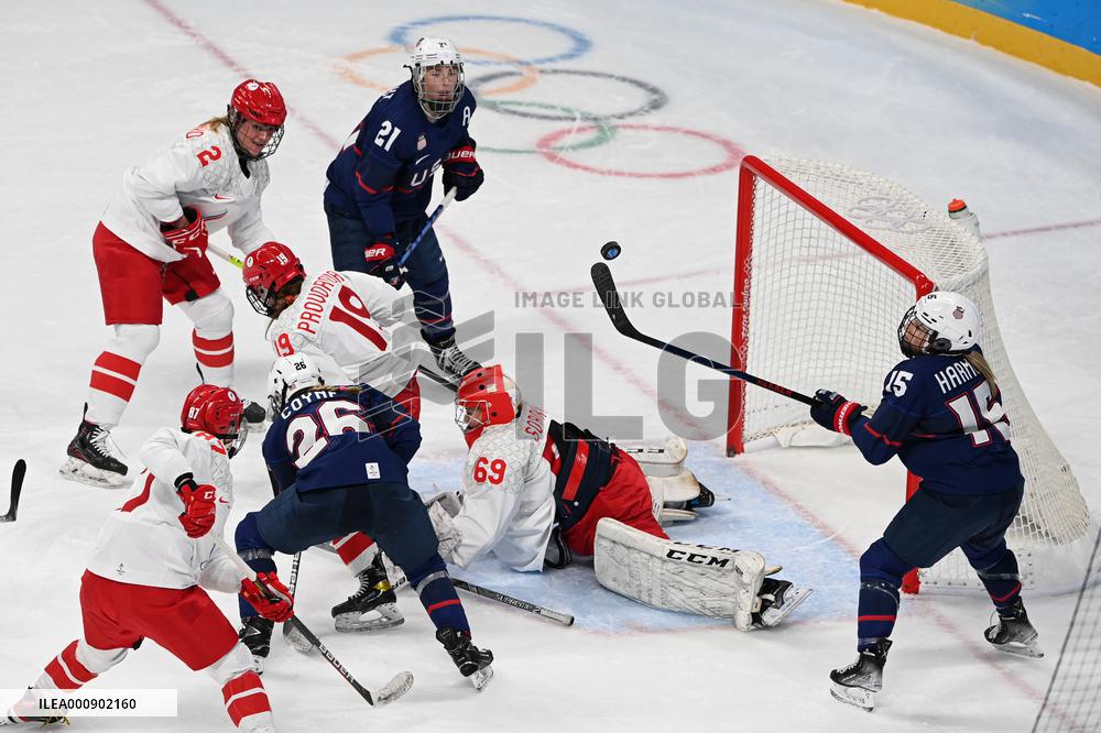 (BEIJING2022)CHINA-BEIJING-OLYMPIC WINTER GAMES-ICE HOCKEY-WOMEN'S PRELIMINARY-USA VS ROC (CN)