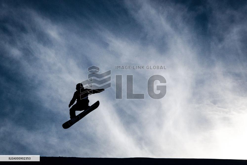 (BEIJING2022)CHINA-ZHANGJIAKOU-OLYMPIC WINTER GAMES-SNOWBOARD-SLOPESTYLE-QUALIFICATION (CN)