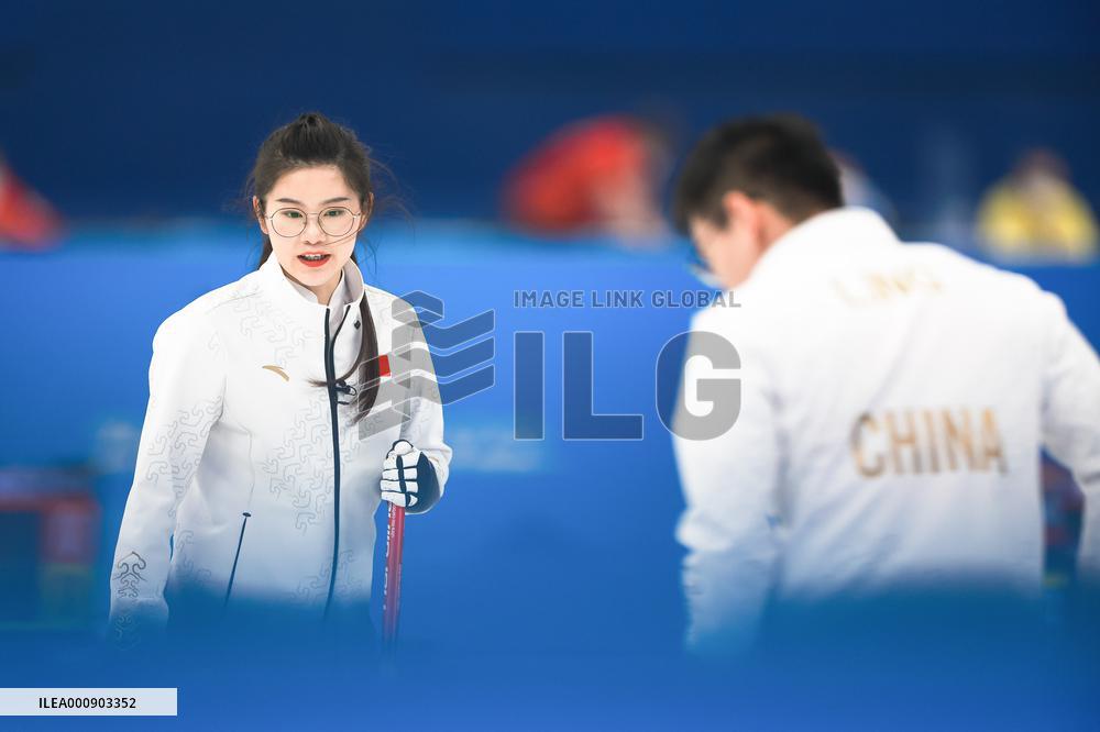 (XHTP)(BEIJING2022)CHINA-BEIJING-WINTER OLYMPIC GAMES-CURLING-MIXED DOUBLES-CHINA VS ITALY (CN)