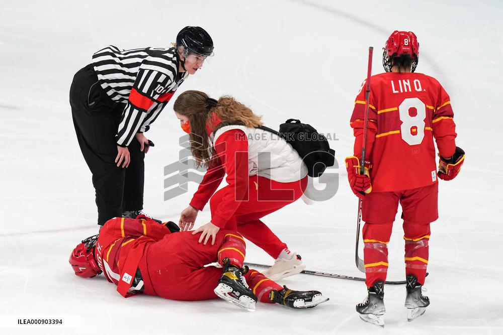 (XHTP)(BEIJING2022)CHINA-BEIJING-OLYMPIC WINTER GAMES-ICE HOCKEY-WOMEN'S PRELIMINARY-CHINA VS JAPAN