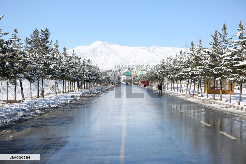 AFGHANISTAN-KABUL-QARGHA LAKE-SCENERY