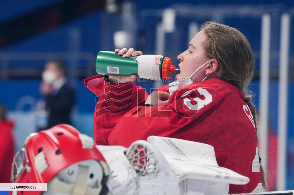 (BEIJING2022)CHINA-BEIJING-OLYMPIC WINTER GAMES-ICE HOCKEY-WOMEN'S PRELIMINARY-ROC VS CANADA
