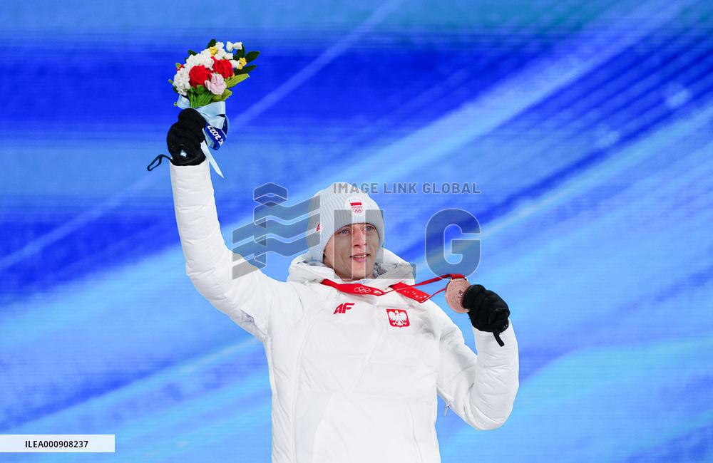 (BEIJING2022)CHINA-ZHANGJIAKOU-OLYMPIC WINTER GAMES-AWARDING CEREMONY (CN)