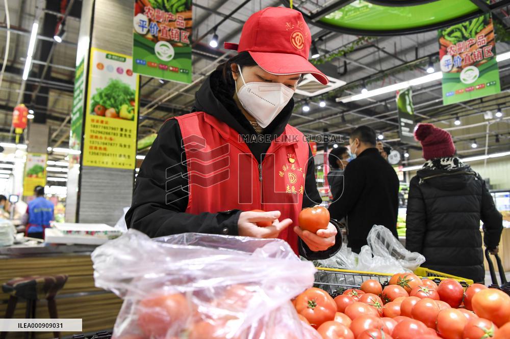 CHINA-GUANGXI-DEBAO-COVID-19-MARKET SUPPLIES (CN)