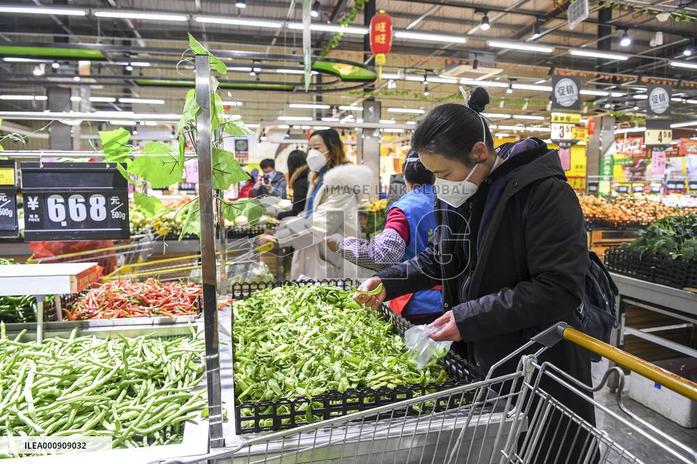 CHINA-GUANGXI-DEBAO-COVID-19-MARKET SUPPLIES (CN)