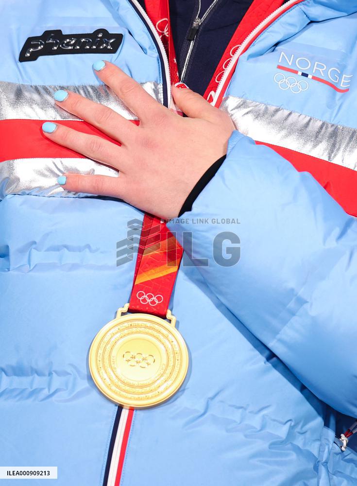 (BEIJING2022)CHINA-BEIJING-OLYMPIC WINTER GAMES-AWARDING CEREMONY (CN)