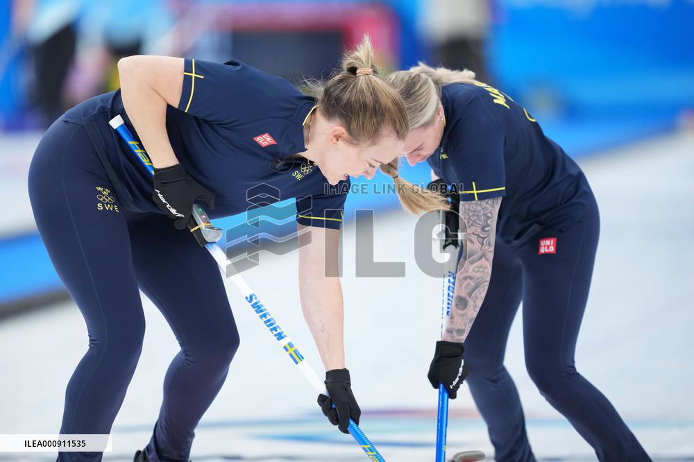 (BEIJING2022)CHINA-BEIJING-OLYMPIC WINTER GAMES-CURLING-WOMEN'S ROUND ROBIN SESSION-SWE VS JPN (CN)