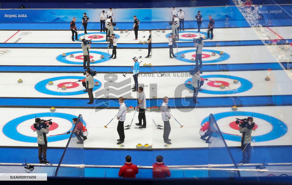 (BEIJING2022)CHINA-BEIJING-OLYMPIC WINTER GAMES-CURLING-MEN'S ROUND ROBIN SESSION-USA VS GBR (CN)