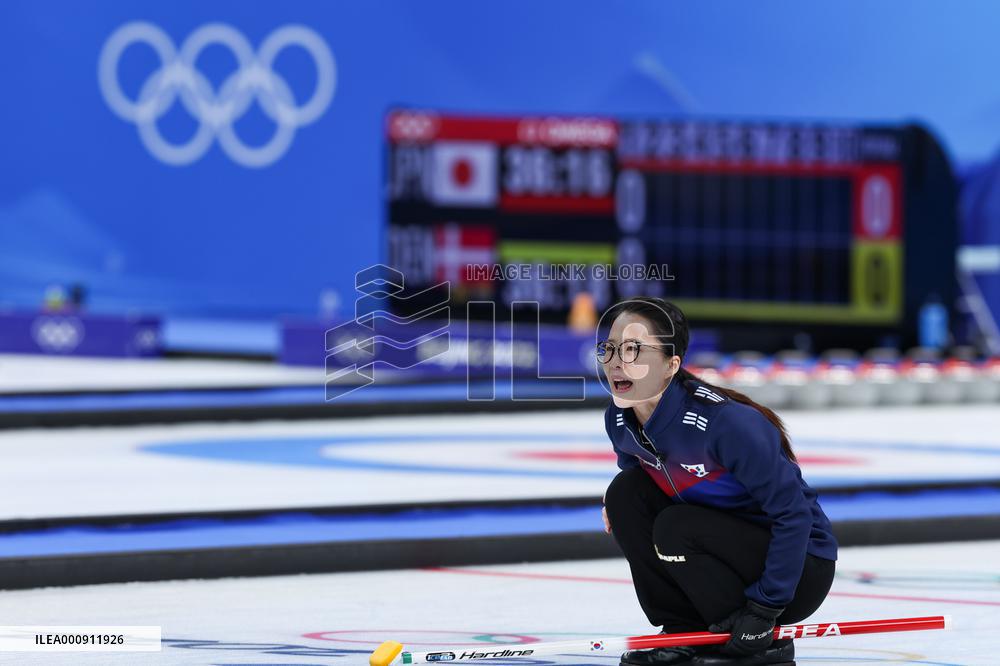 (BEIJING2022)CHINA-BEIJING-OLYMPIC WINTER GAMES-CURLING-WOMEN'S ROUND ROBIN SESSION-KOR VS ROC (CN)