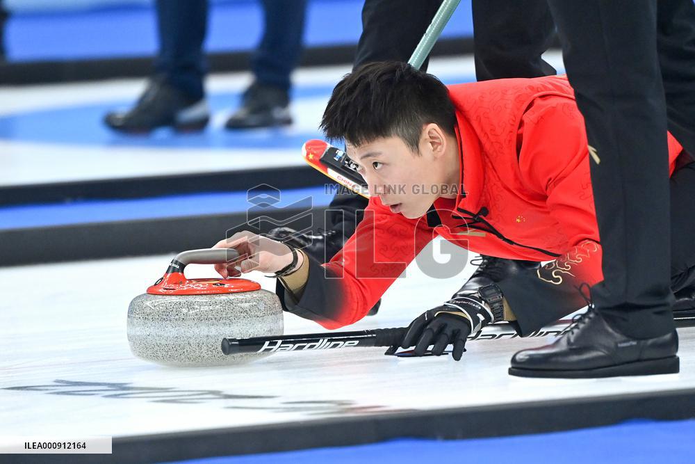 (BEIJING2022)CHINA-BEIJING-OLYMPIC WINTER GAMES-CURLING-MEN'S ROUND ROBIN SESSION-CHN VS GBR (CN)