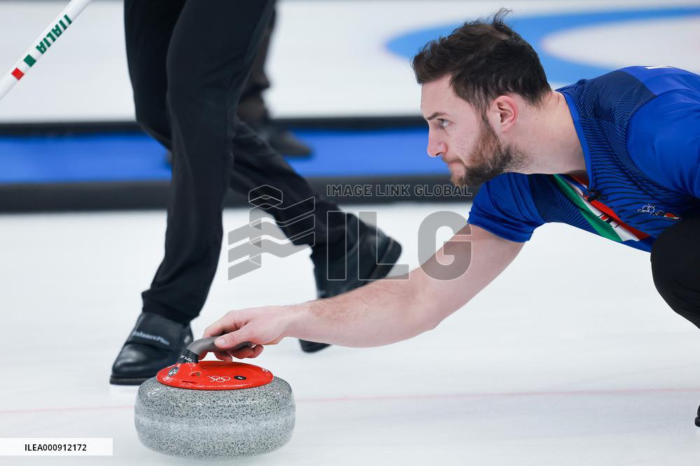 (BEIJING2022)CHINA-BEIJING-OLYMPIC WINTER GAMES-CURLING-MEN'S ROUND ROBIN SESSION-CHN VS GBR (CN)