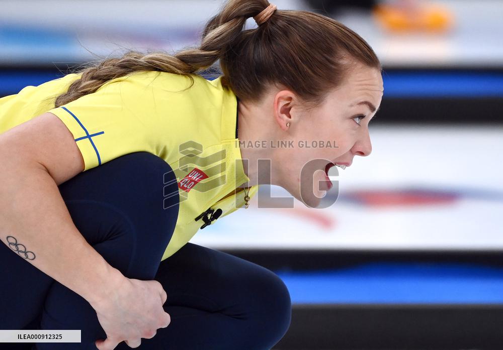 (BEIJING2022)CHINA-BEIJING-OLYMPIC WINTER GAMES-CURLING-WOMEN'S ROUND ROBIN SESSION-USA VS SWE (CN)