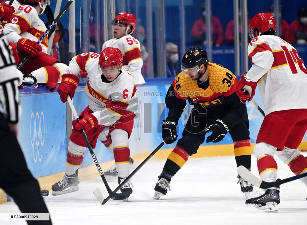(BEIJING2022)CHINA-BEIJING-OLYMPIC WINTER GAMES-ICE HOCKEY-MEN'S PRELIMINARY-GER VS CHN(CN)