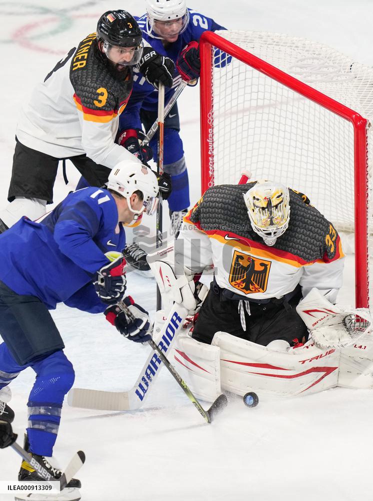 (BEIJING2022)CHINA-BEIJING-OLYMPIC WINTER GAMES-ICE HOCKEY-MEN'S PRELIMINARY-USA VS GER(CN)