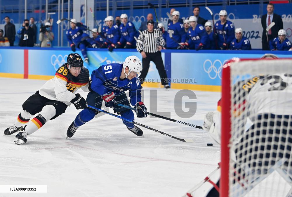 (BEIJING2022)CHINA-BEIJING-OLYMPIC WINTER GAMES-ICE HOCKEY-MEN'S PRELIMINARY-USA VS GER(CN)