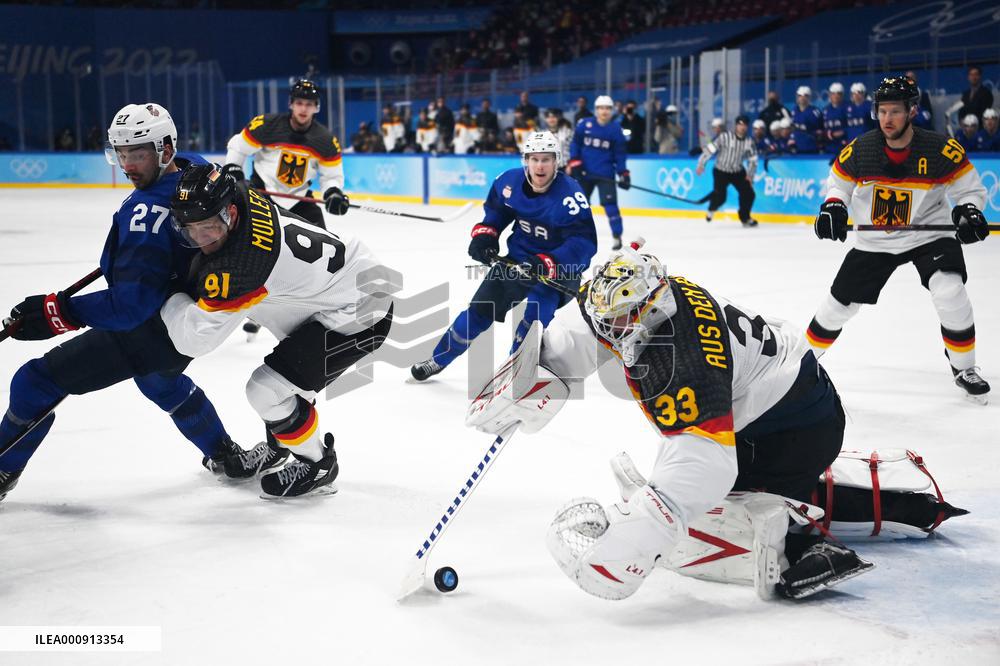 (BEIJING2022)CHINA-BEIJING-OLYMPIC WINTER GAMES-ICE HOCKEY-MEN'S PRELIMINARY-USA VS GER(CN)