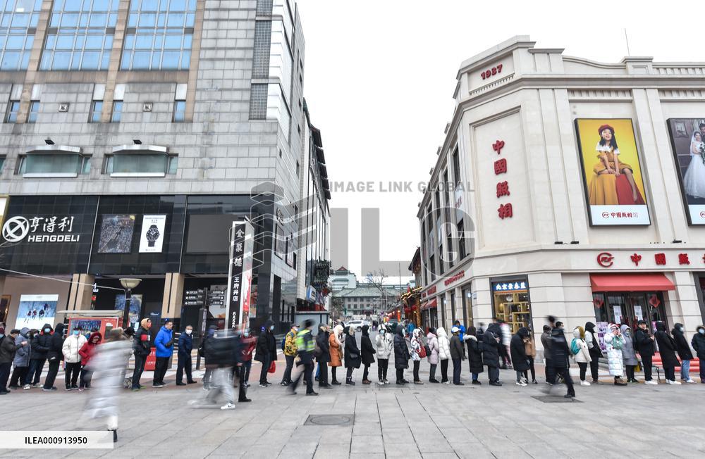 (BEIJING2022)CHINA-BEIJING-OLYMPIC WINTER GAMES-WANGFUJING-GOODS(CN)