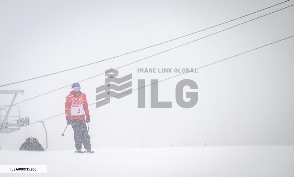 (BEIJING2022)CHINA-ZHANGJIAKOU-OLYMPIC WINTER GAMES-FREESKI SLOPESTYLE-GU AILING-TRANING(CN)