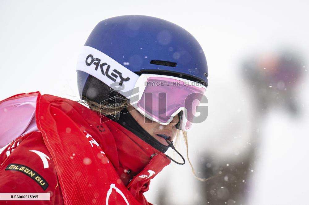 (XHTP)(BEIJING2022)CHINA-ZHANGJIAKOU-OLYMPIC WINTER GAMES-FREESKI SLOPESTYLE-GU AILING-TRANING(CN)