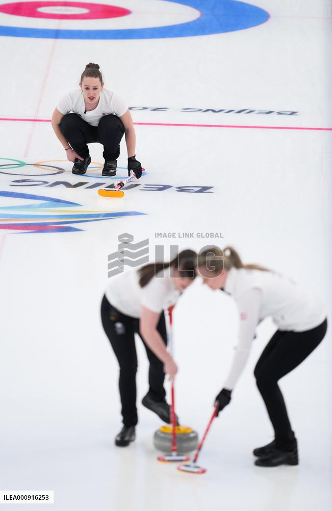 (BEIJING2022)CHINA-BEIJING-WINTER OLYMPIC GAMES-CURLING-WOMEN'S ROUND ROBIN-SWE vs GBR  (CN)