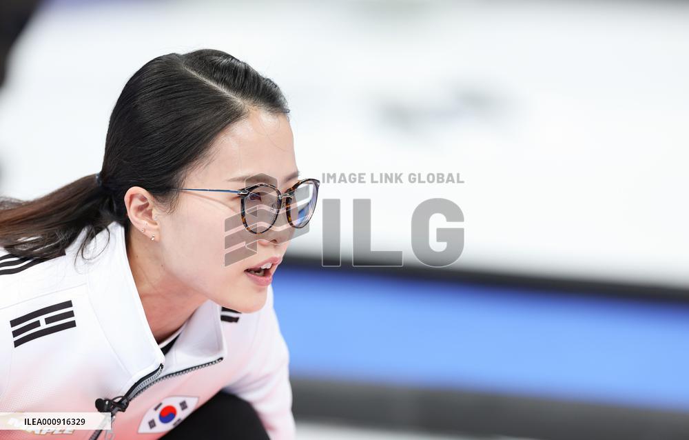 (BEIJING2022)CHINA-BEIJING-WINTER OLYMPIC GAMES-CURLING-WOMEN'S ROUND ROBIN-CAN vs KOR  (CN)