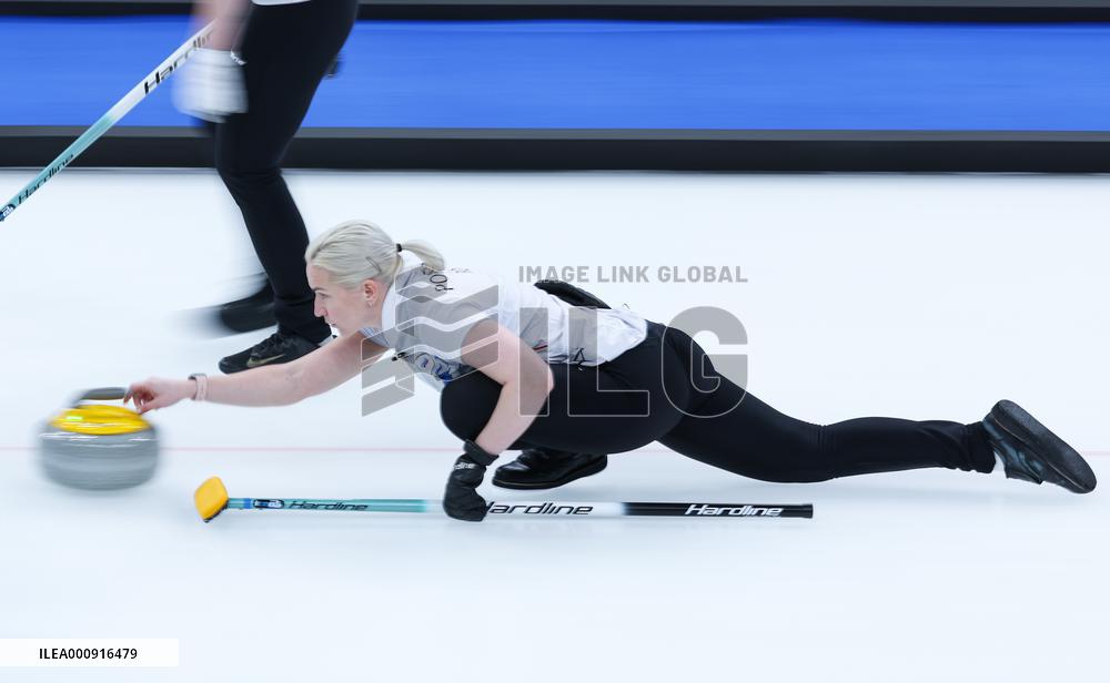 (BEIJING2022)CHINA-BEIJING-WINTER OLYMPIC GAMES-CURLING-WOMEN'S ROUND ROBIN-SUI vs ROC (CN)