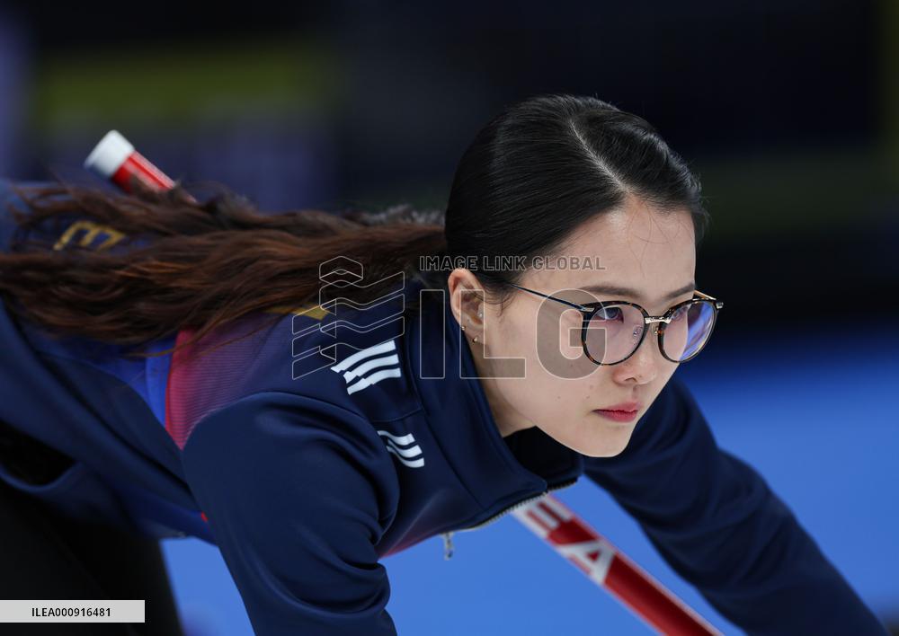 (BEIJING2022)CHINA-BEIJING-WINTER OLYMPIC GAMES-CURLING-WOMEN'S ROUND ROBIN-KOR vs GBR (CN)