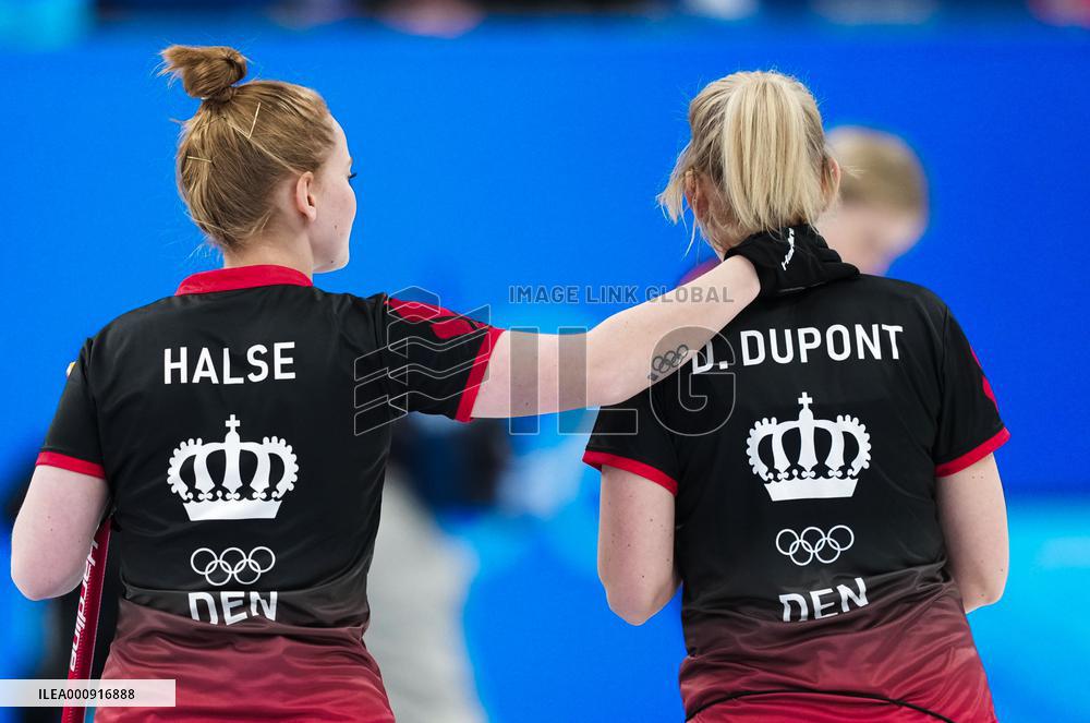 (BEIJING2022)CHINA-BEIJING-WINTER OLYMPIC GAMES-CURLING-WOMEN'S ROUND ROBIN-DEN vs SUI(CN)