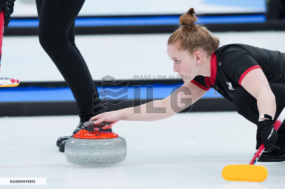 (BEIJING2022)CHINA-BEIJING-WINTER OLYMPIC GAMES-CURLING-WOMEN'S ROUND ROBIN-DEN vs SUI(CN)
