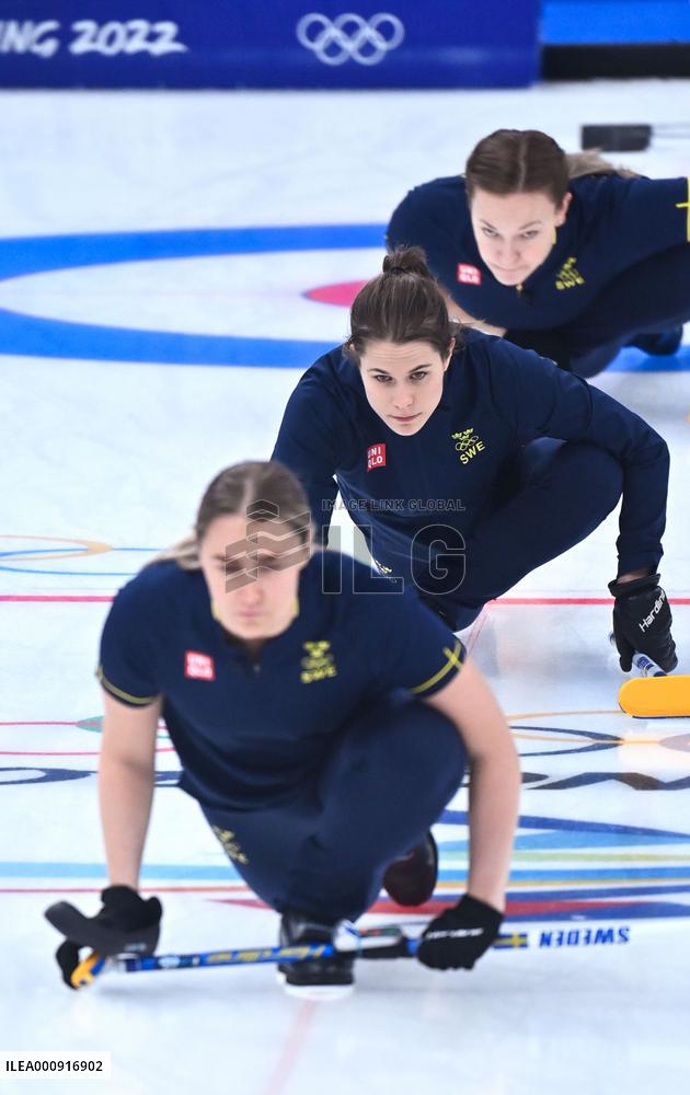(BEIJING2022)CHINA-BEIJING-WINTER OLYMPIC GAMES-CURLING-WOMEN'S ROUND ROBIN-SWE vs CHN(CN)