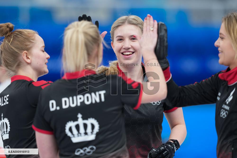 (BEIJING2022)CHINA-BEIJING-WINTER OLYMPIC GAMES-CURLING-WOMEN'S ROUND ROBIN-DEN vs SUI(CN)