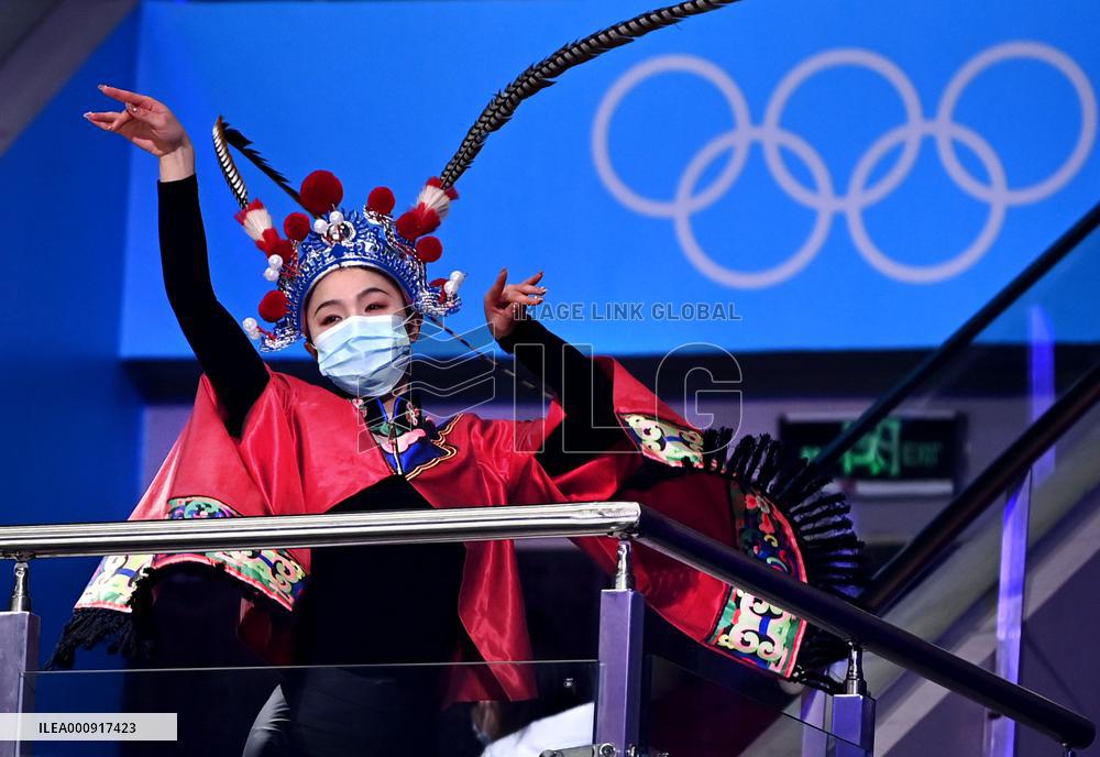 Xinhua Headlines: China's anti-pandemic approach suits national condition, benefits whole world