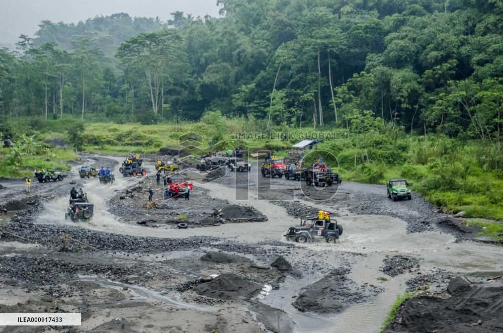INDONESIA-YOGYAKARTA-OFF ROAD-TOURISM