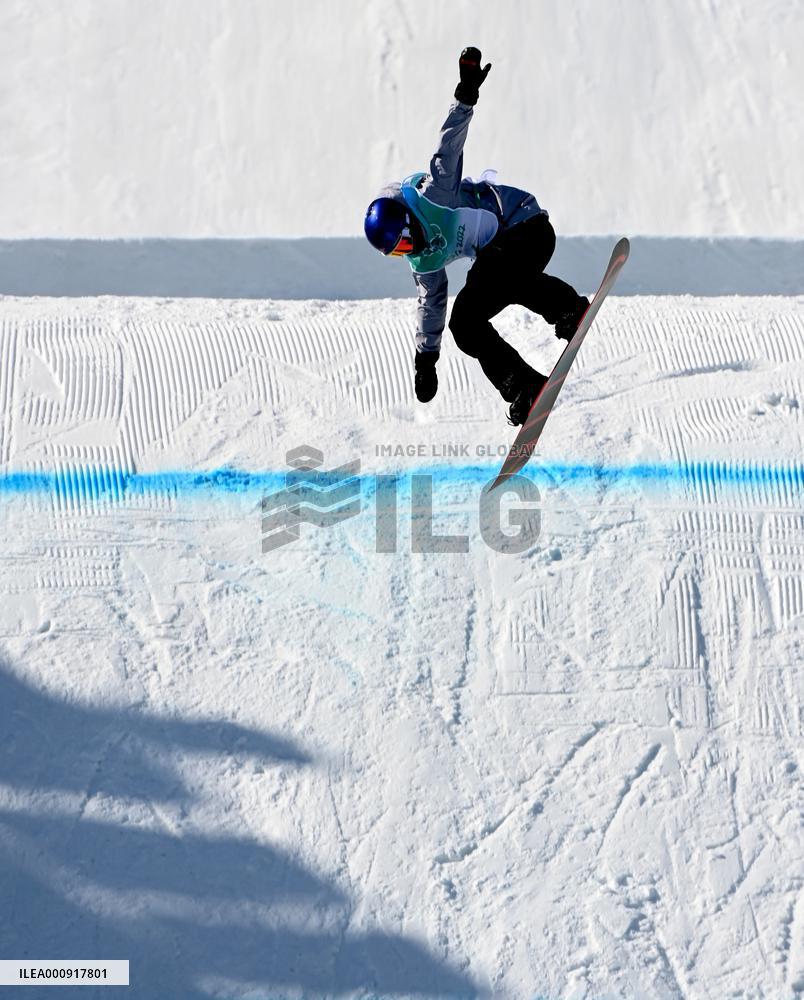 (BEIJING2022)CHINA-BEIJING-OLYMPIC WINTER GAMES-MEN'S SNOWBOARD BIG AIR-QUALIFICATION (CN)
