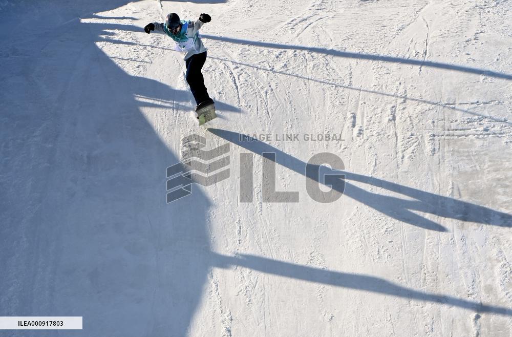 (BEIJING2022)CHINA-BEIJING-OLYMPIC WINTER GAMES-MEN'S SNOWBOARD BIG AIR-QUALIFICATION (CN)
