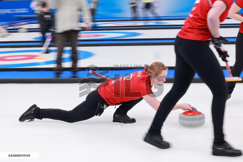 (BEIJING2022)CHINA-BEIJING-WINTER OLYMPIC GAMES-CURLING-WOMEN'S ROUND ROBIN-DEN vs ROC(CN)