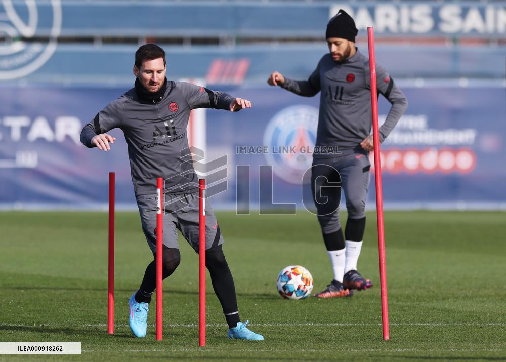 (SP)FRANCE-PARIS-FOOTBALL-UEFA CHAMPION LEAGUE-PSG-TRANING