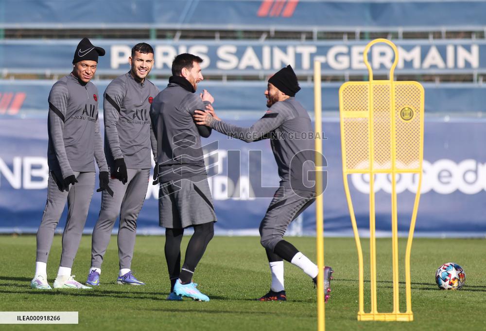 (SP)FRANCE-PARIS-FOOTBALL-UEFA CHAMPION LEAGUE-PSG-TRANING