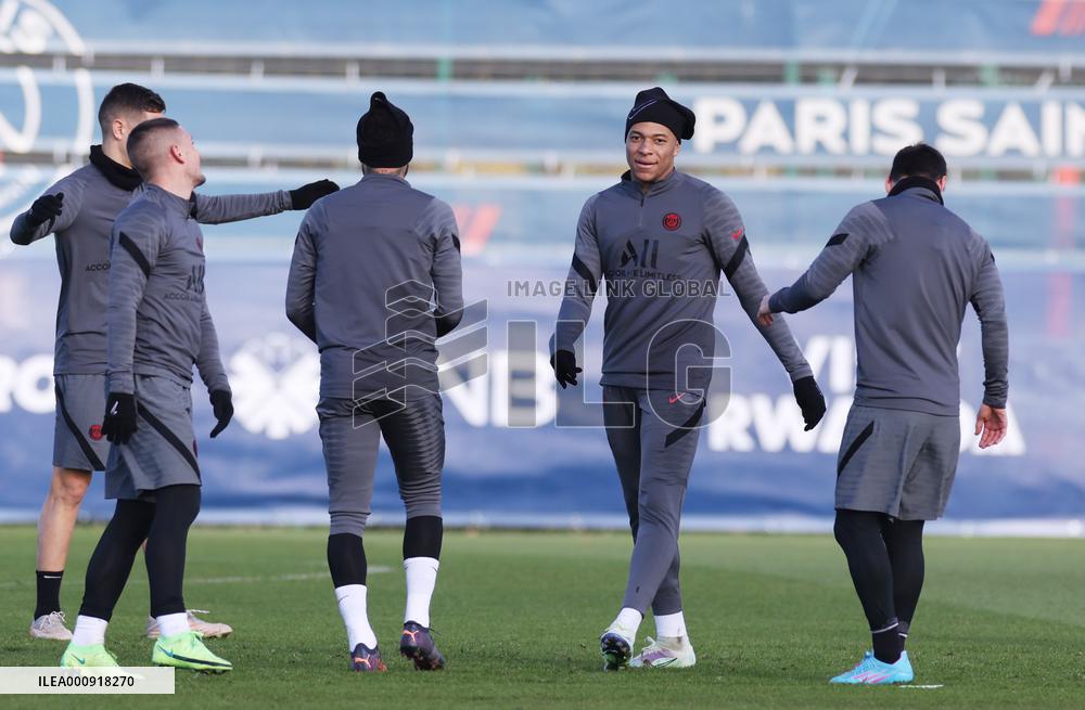 (SP)FRANCE-PARIS-FOOTBALL-UEFA CHAMPION LEAGUE-PSG-TRANING