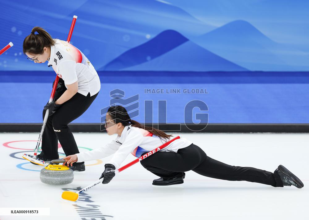 (BEIJING2022)CHINA-BEIJING-OLYMPIC WINTER GAMES-CURLING-WOMEN'S ROUND ROBIN SESSION-USA VS KOR (CN)