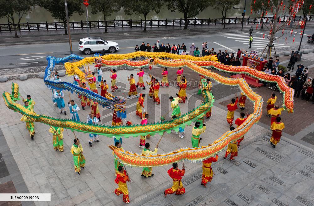 CHINA-ZHEJIANG-ANCIENT TOWN-LANTERN FESTIVAL-CELEBRATION (CN)